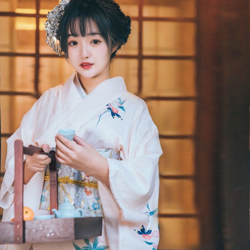 Women Cream Color Blossom Yukata Robe