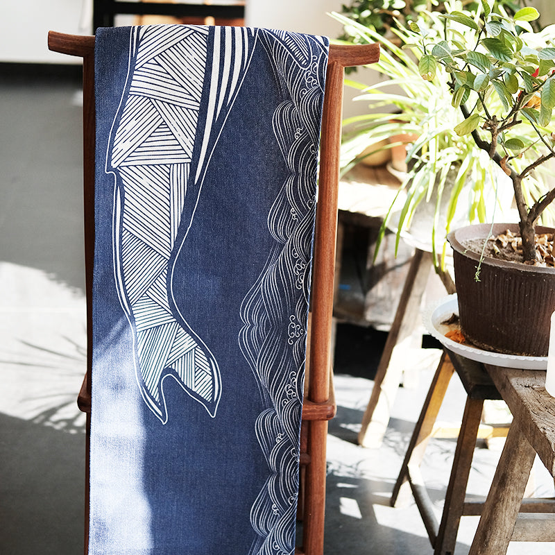 Japanese Table Runner [Whale]